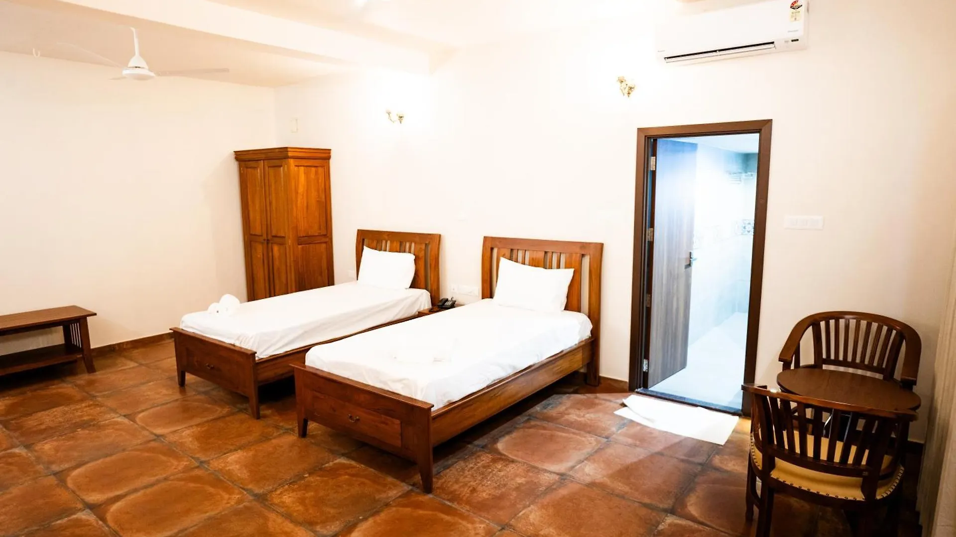 Sarada Mandiram Hotel Kochi